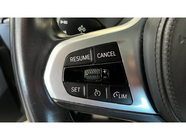 BMW Serie 1 118i color Gris. Año 2021. 103KW(140CV). Gasolina. En concesionario Unicars Ponent de Lleida