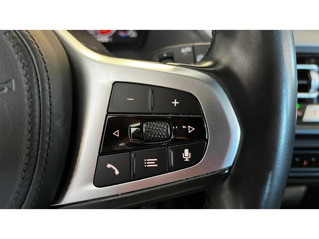 BMW Serie 1 118i color Gris. Año 2021. 103KW(140CV). Gasolina. En concesionario Unicars Ponent de Lleida