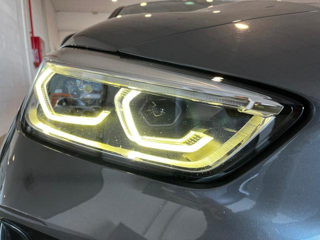 BMW Serie 1 118i color Gris. Año 2021. 103KW(140CV). Gasolina. En concesionario Unicars Ponent de Lleida