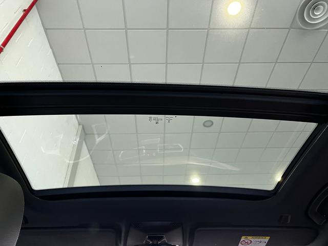 BMW Serie 1 118i color Gris. Año 2021. 103KW(140CV). Gasolina. En concesionario Unicars Ponent de Lleida