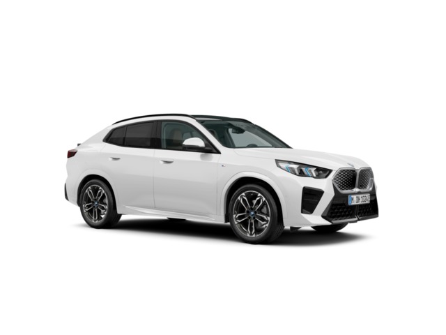 BMW iX2 eDrive20 color Blanco. Año 2024. 150KW(204CV). Eléctrico. En concesionario Oliva Motor Tarragona de Tarragona