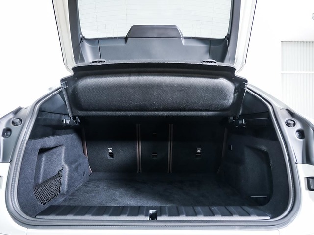 BMW iX2 eDrive20 color Blanco. Año 2024. 150KW(204CV). Eléctrico. En concesionario Oliva Motor Tarragona de Tarragona