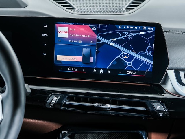 BMW iX2 eDrive20 color Blanco. Año 2024. 150KW(204CV). Eléctrico. En concesionario Oliva Motor Tarragona de Tarragona