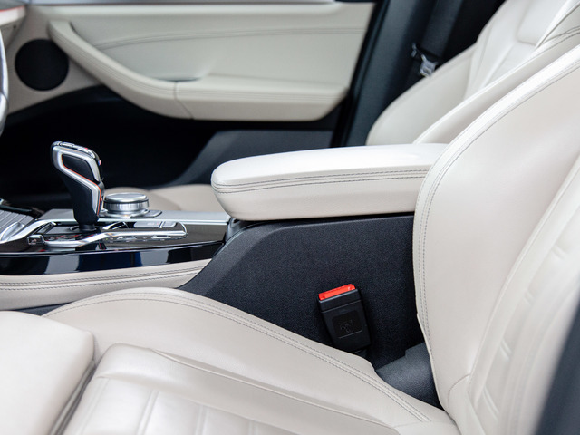 BMW M X3 M color Negro. Año 2021. 353KW(480CV). Gasolina. En concesionario Móvil Begar Alicante de Alicante