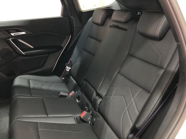 BMW X1 xDrive25e color Blanco. Año 2025. 180KW(245CV). Híbrido Electro/Gasolina. En concesionario Movilnorte El Carralero de Madrid