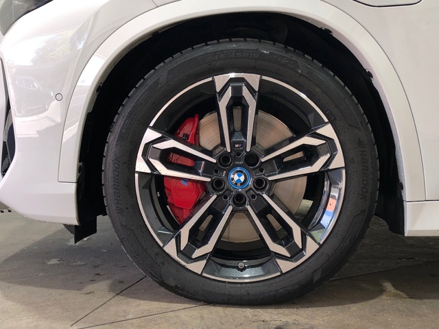 BMW X1 xDrive25e color Blanco. Año 2025. 180KW(245CV). Híbrido Electro/Gasolina. En concesionario Movilnorte El Carralero de Madrid