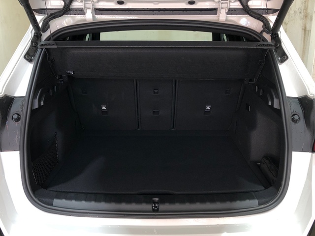 BMW X1 xDrive25e color Blanco. Año 2025. 180KW(245CV). Híbrido Electro/Gasolina. En concesionario Movilnorte El Carralero de Madrid