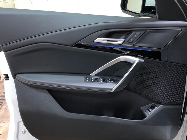 BMW X1 xDrive25e color Blanco. Año 2025. 180KW(245CV). Híbrido Electro/Gasolina. En concesionario Movilnorte El Carralero de Madrid