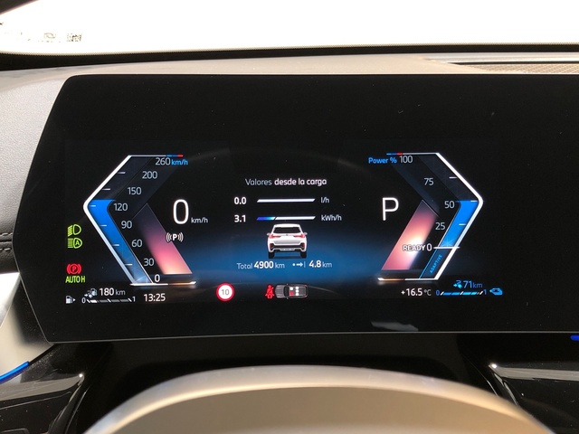 BMW X1 xDrive25e color Blanco. Año 2025. 180KW(245CV). Híbrido Electro/Gasolina. En concesionario Movilnorte El Carralero de Madrid