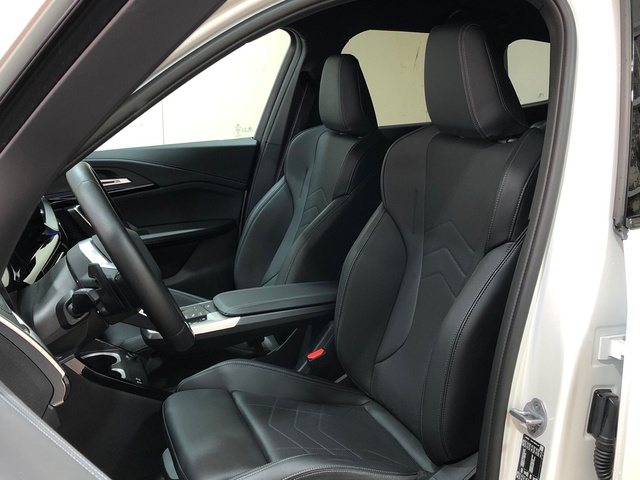 BMW X1 xDrive25e color Blanco. Año 2025. 180KW(245CV). Híbrido Electro/Gasolina. En concesionario Movilnorte El Carralero de Madrid