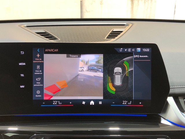 BMW X1 xDrive25e color Blanco. Año 2025. 180KW(245CV). Híbrido Electro/Gasolina. En concesionario Movilnorte El Carralero de Madrid