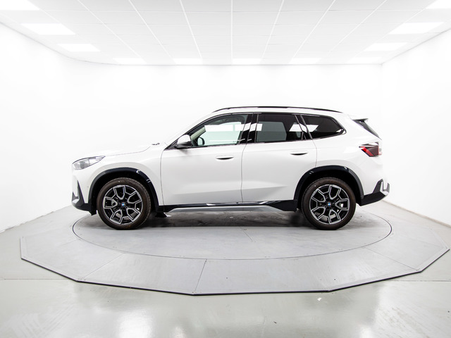 BMW X1 sDrive20d color Blanco. Año 2025. 120KW(163CV). Diésel. En concesionario Movil Begar Petrer de Alicante