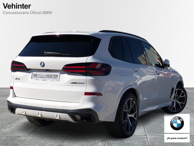 BMW X5 xDrive30d color Blanco. Año 2025. 219KW(298CV). Diésel. En concesionario Vehinter Getafe de Madrid