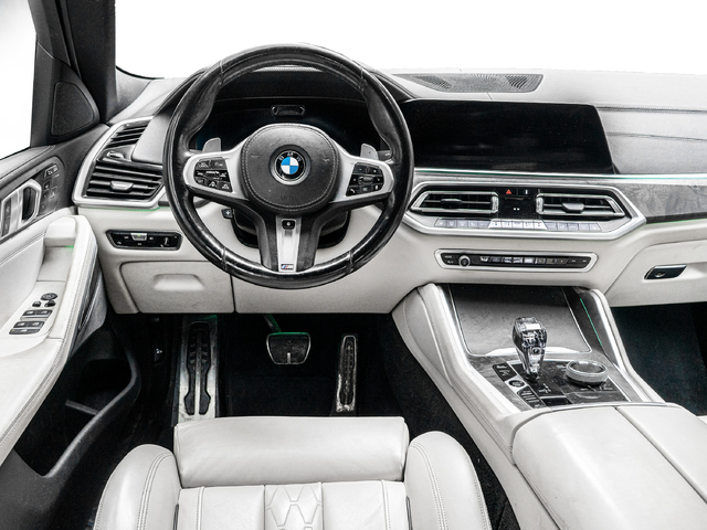 BMW X6 xDrive30d color Violeta. Año 2022. 210KW(286CV). Diésel. En concesionario Caetano Cuzco, Alcalá de Madrid