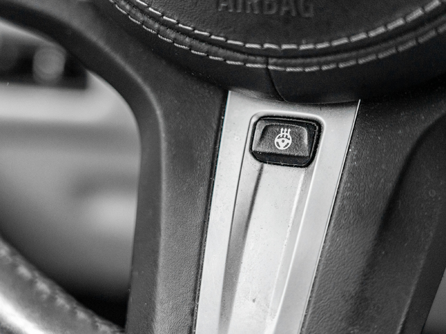 BMW X6 xDrive30d color Violeta. Año 2022. 210KW(286CV). Diésel. En concesionario Caetano Cuzco, Alcalá de Madrid