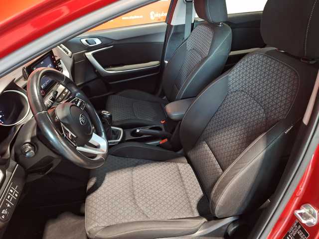 Kia Ceed 1.6 MHEV iMT Drive 100 kW (136 CV)