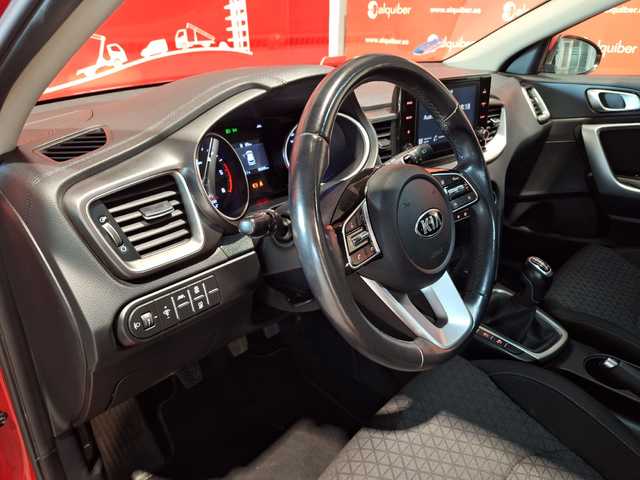 Kia Ceed 1.6 MHEV iMT Drive 100 kW (136 CV)