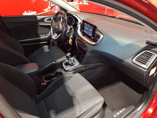 Kia Ceed 1.6 MHEV iMT Drive 100 kW (136 CV)