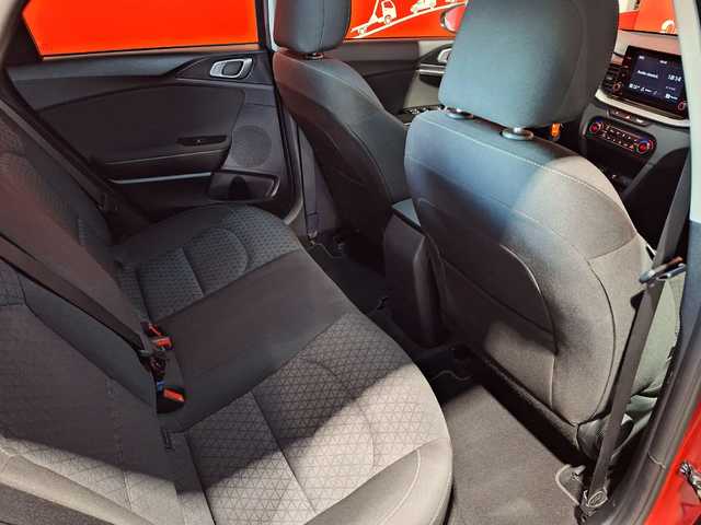 Kia Ceed 1.6 MHEV iMT Drive 100 kW (136 CV)