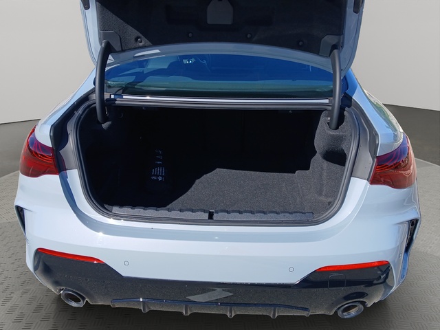 BMW Serie 4 420i Coupe color Gris. Año 2024. 135KW(184CV). Gasolina. En concesionario GANDIA Automoviles Fersan, S.A. de Valencia