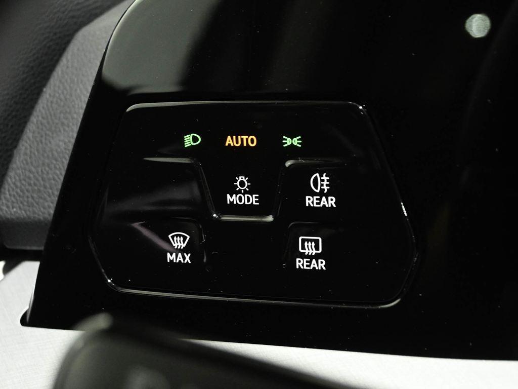 Volkswagen Golf Life 1.5 TSI 85 kW (116 CV) 10