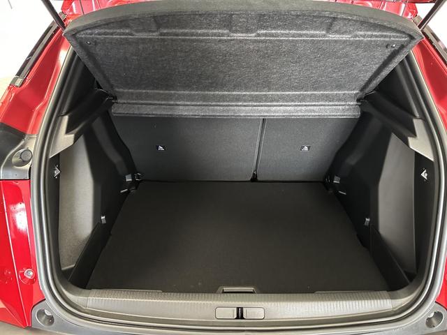 Foto 7 Peugeot 2008 Allure Hybrid eDCS6 107 kW (145 CV)