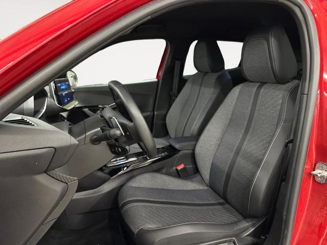Foto 12 Peugeot 2008 Allure Hybrid eDCS6 107 kW (145 CV)