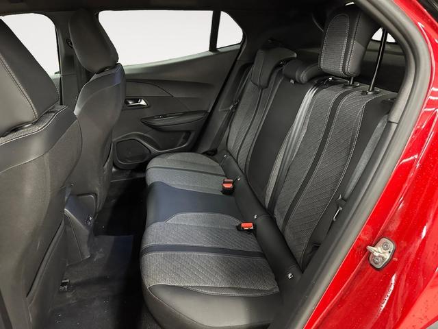 Foto 13 Peugeot 2008 Allure Hybrid eDCS6 107 kW (145 CV)