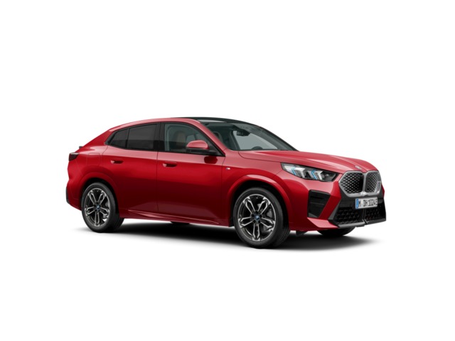 BMW iX2 eDrive20 color Rojo. Año 2025. 150KW(204CV). Eléctrico. En concesionario TACO de Sta. C. Tenerife