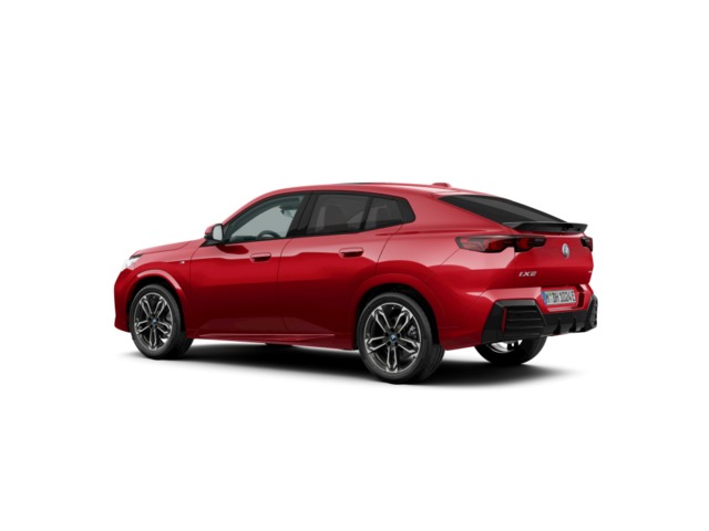 BMW iX2 eDrive20 color Rojo. Año 2025. 150KW(204CV). Eléctrico. En concesionario TACO de Sta. C. Tenerife