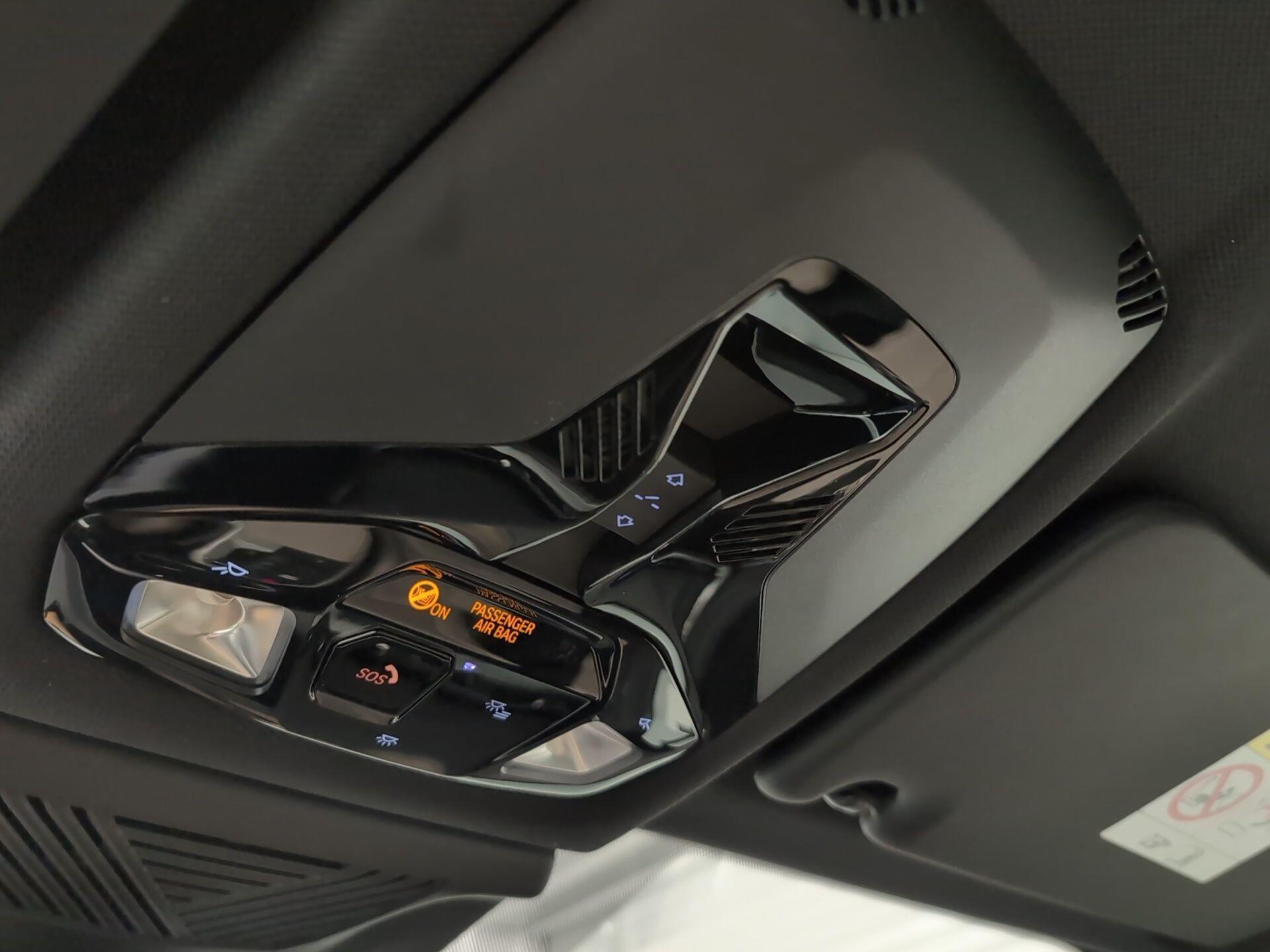 BMW X1 xDrive30e color Negro. Año 2025. 240KW(326CV). Híbrido Electro/Gasolina. En concesionario Automotor Premium Velázquez - Málaga de Málaga