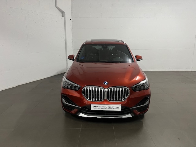 BMW X1 xDrive25e color Naranja. Año 2022. 162KW(220CV). Híbrido Electro/Gasolina. En concesionario Amiocar S.A. de Coruña