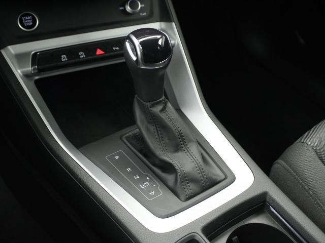 Foto 13 Audi Q3 Advanced 35 TFSI 110 kW (150 CV) S tronic