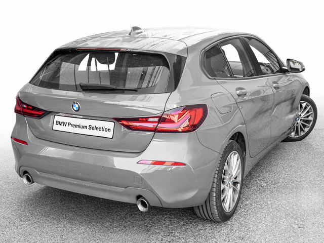 BMW Serie 1 118d color Gris. Año 2024. 110KW(150CV). Diésel. En concesionario Caetano Cuzco, Alcalá de Madrid