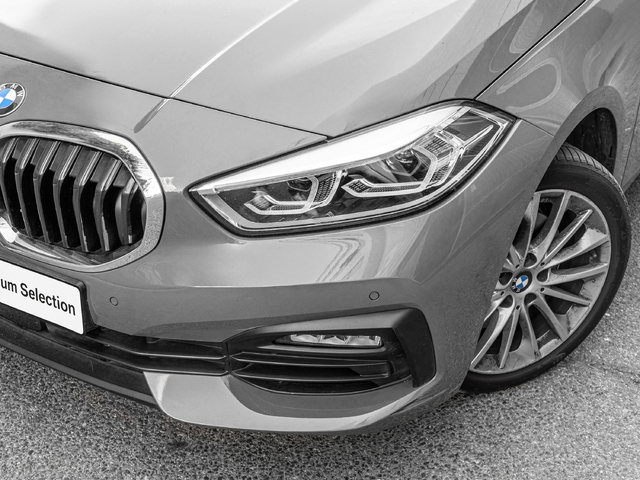 BMW Serie 1 118d color Gris. Año 2024. 110KW(150CV). Diésel. En concesionario Caetano Cuzco, Alcalá de Madrid