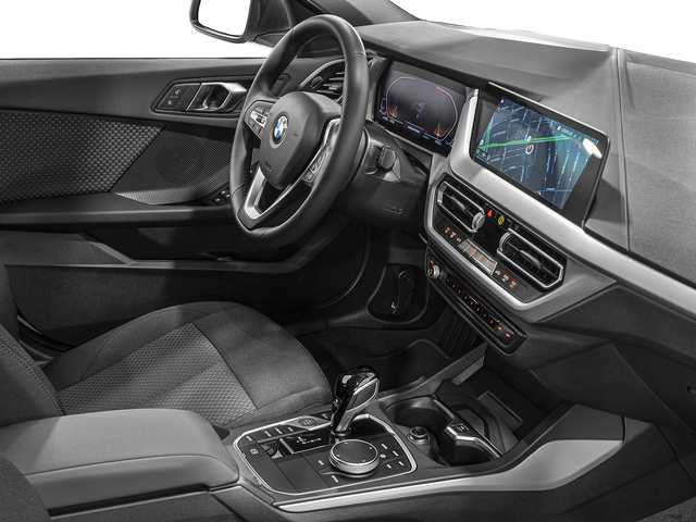 BMW Serie 1 118d color Gris. Año 2024. 110KW(150CV). Diésel. En concesionario Caetano Cuzco, Alcalá de Madrid