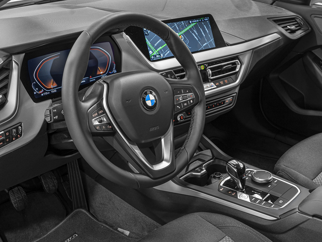 BMW Serie 1 118d color Gris. Año 2024. 110KW(150CV). Diésel. En concesionario Caetano Cuzco, Alcalá de Madrid