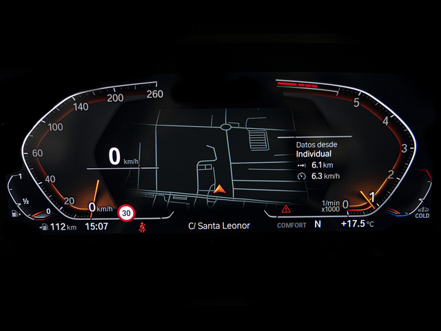 BMW Serie 1 118d color Gris. Año 2024. 110KW(150CV). Diésel. En concesionario Caetano Cuzco, Alcalá de Madrid