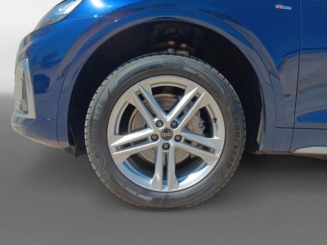 Foto 12 Audi Q5 Genuine 40 TDI quattro-ultra 150 kW (204 CV)