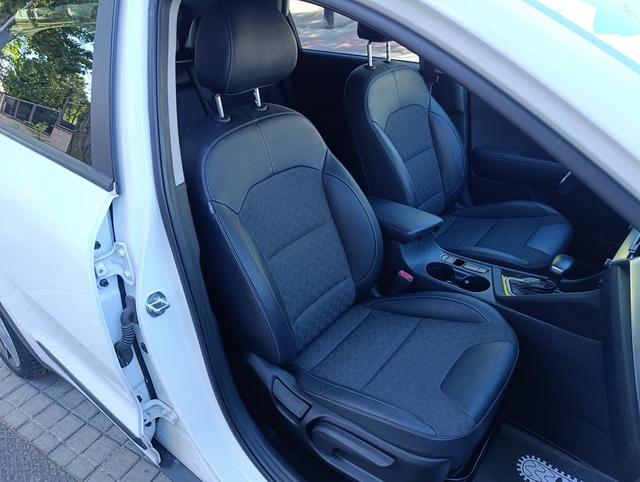Foto 8 Kia Niro 1.6 GDi HEV Emotion 104 kW (141 CV)