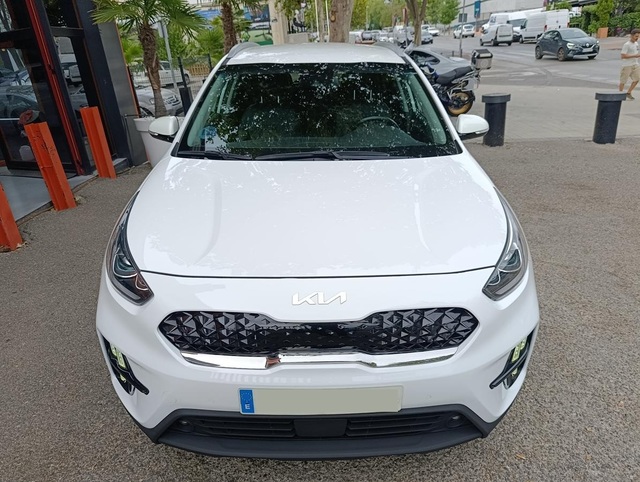 Foto 14 Kia Niro 1.6 GDi HEV Emotion 104 kW (141 CV)