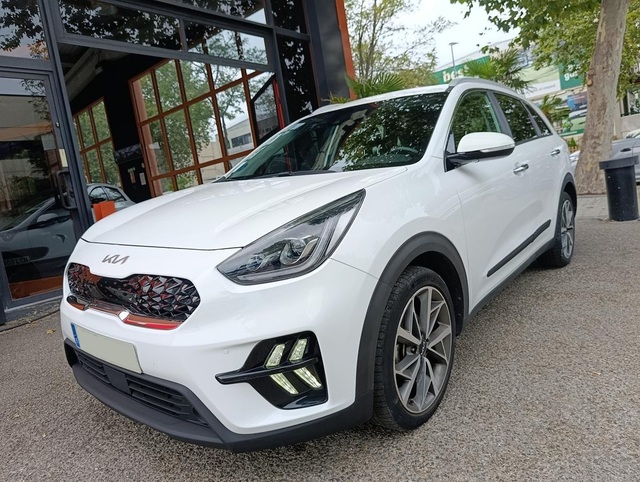 Foto 27 Kia Niro 1.6 GDi HEV Emotion 104 kW (141 CV)