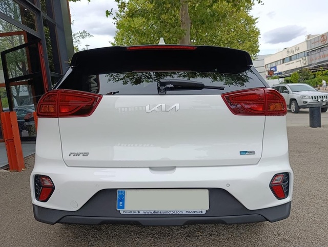 Foto 34 Kia Niro 1.6 GDi HEV Emotion 104 kW (141 CV)