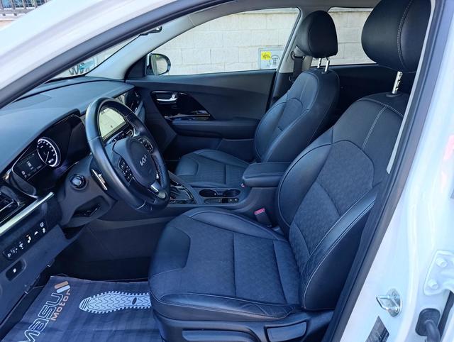 Foto 35 Kia Niro 1.6 GDi HEV Emotion 104 kW (141 CV)