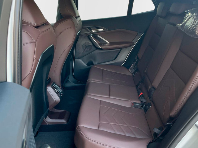 BMW iX2 xDrive30 color Blanco. Año 2025. 230KW(313CV). Eléctrico. En concesionario MURCIA PREMIUM S.L. JUAN CARLOS I de Murcia