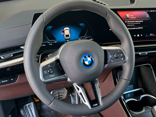 BMW iX2 xDrive30 color Blanco. Año 2025. 230KW(313CV). Eléctrico. En concesionario MURCIA PREMIUM S.L. JUAN CARLOS I de Murcia