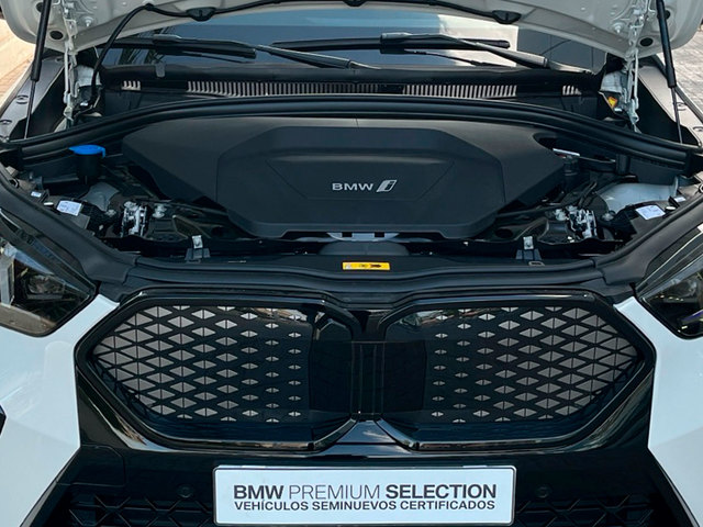 BMW iX2 xDrive30 color Blanco. Año 2025. 230KW(313CV). Eléctrico. En concesionario MURCIA PREMIUM S.L. JUAN CARLOS I de Murcia