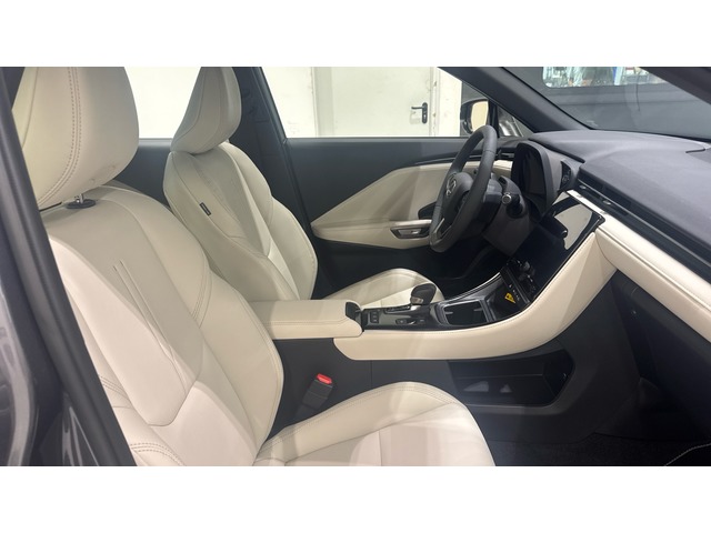 Lexus LBX 1.5 HEV Elegant Plus 100 kW (136 CV)