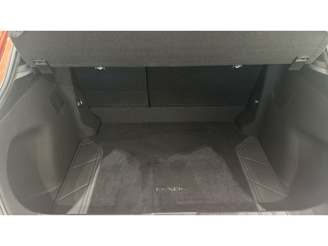 Lexus LBX 1.5 HEV Elegant 100 kW (136 CV)