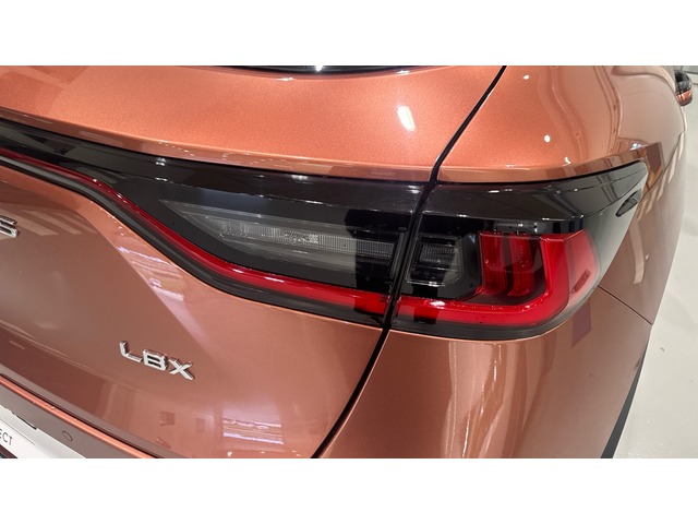 Lexus LBX 1.5 HEV Elegant 100 kW (136 CV)